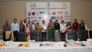 निरीक्षण में भाग लेते संसदीय राजभाषा समिति के माननीय सदस्यगण एवं अधिकारीगण निरीक्षण में